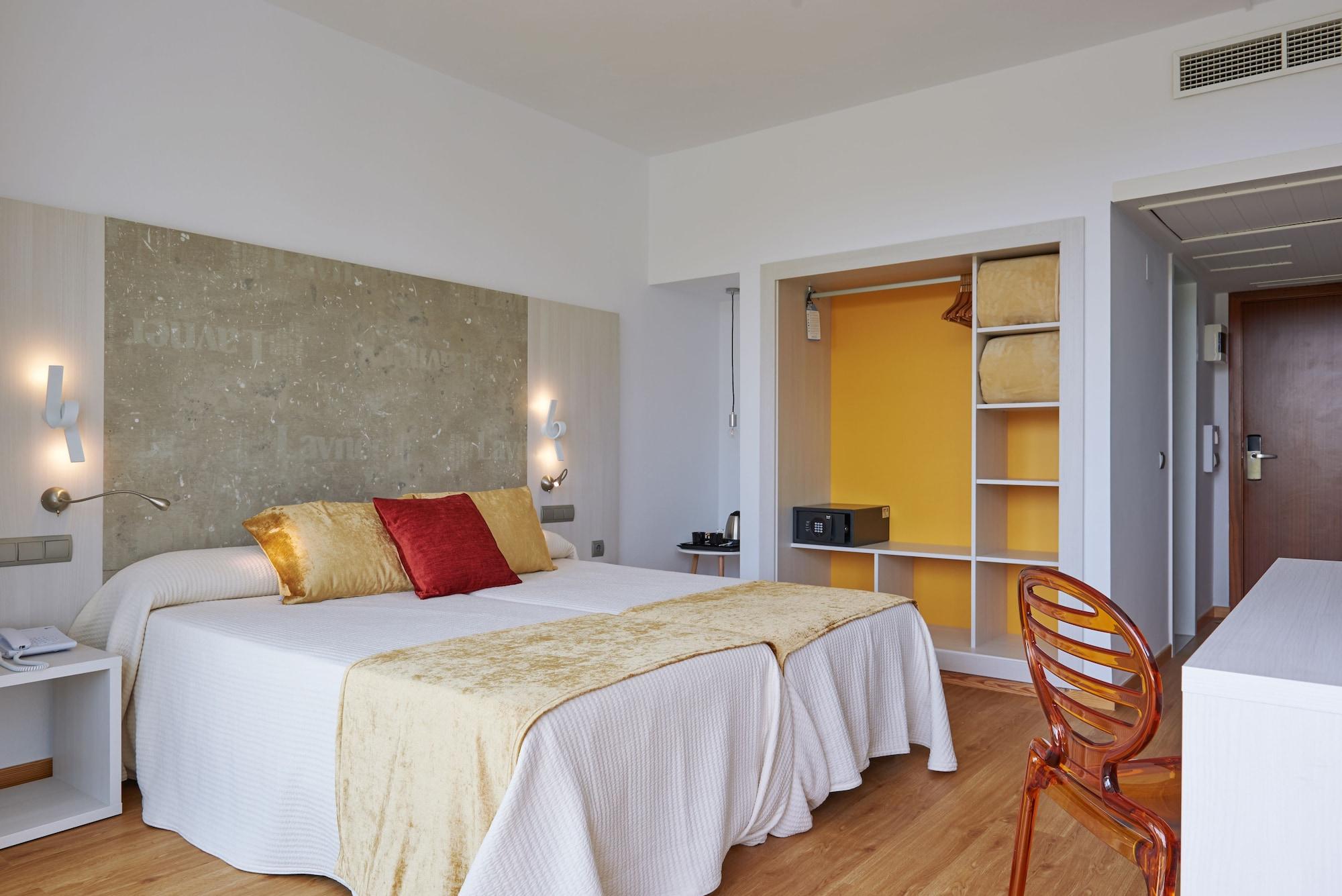 Hotel Abrat San Antonio  Exterior photo