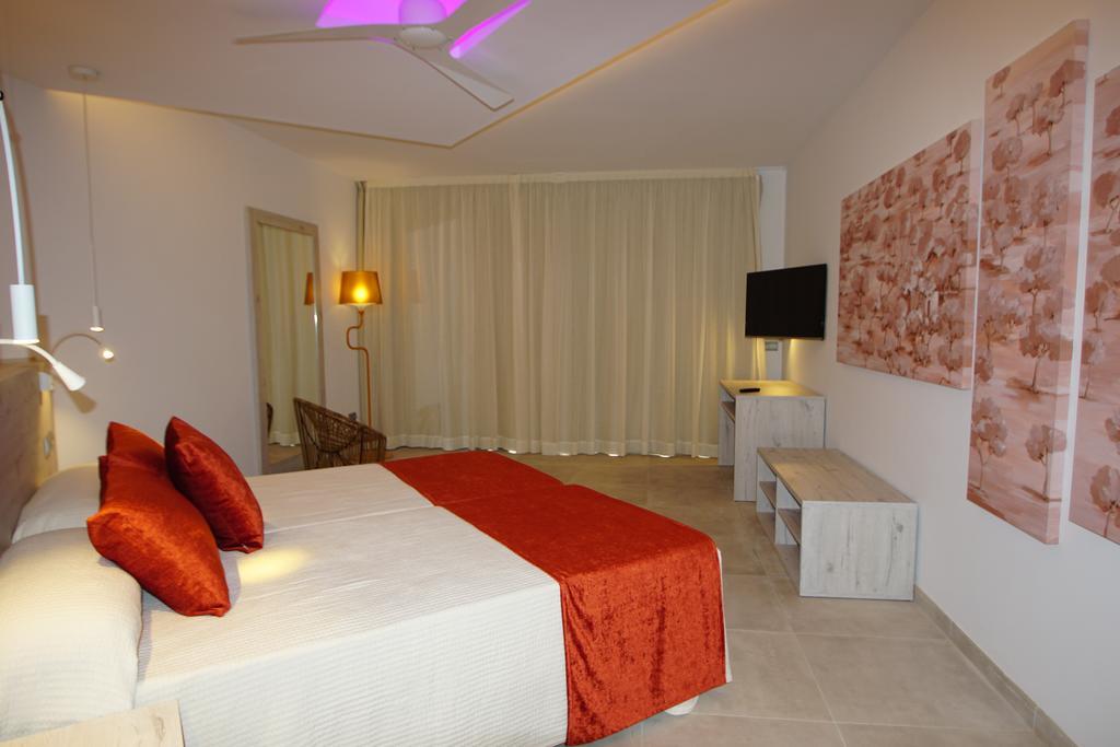 Hotel Abrat San Antonio  Exterior photo
