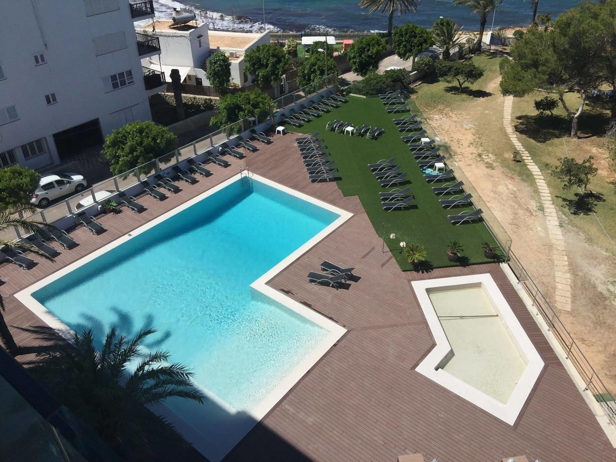 Hotel Abrat San Antonio  Exterior photo