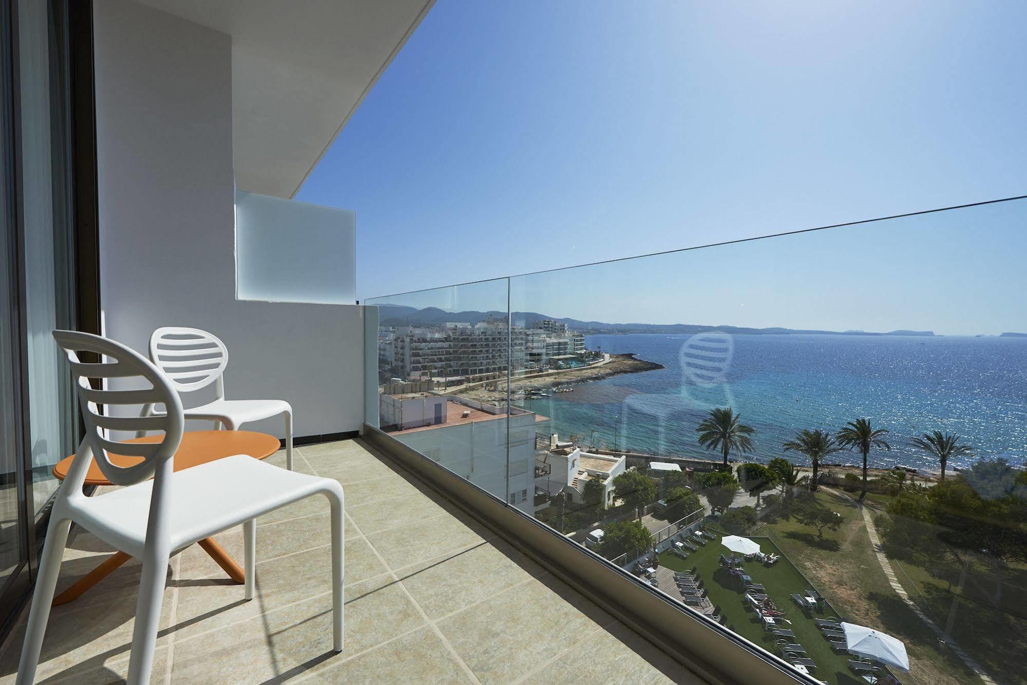 Hotel Abrat San Antonio  Exterior photo